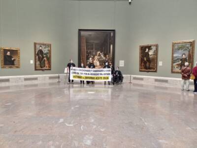 Педро Санчес - El Pais - В Мадриде протестующие ворвались в музей и угрожали суицидом - unn.com.ua - Украина - Испания - Мадрид - Киев