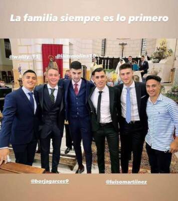 La foto de Borja Garcés en la boda de su hermano con mensaje para Garitano: «La familia es lo primero» - allspain.info - city Madrid