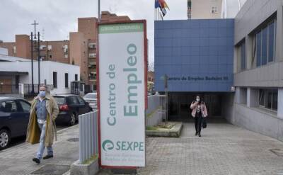 El paro baja en Extremadura en 4.600 personas en el tercer trimestre - allspain.info