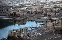 Город-призрак, затопленный в Испании 30 лет назад, восстал из глубин. Фото - vlasti.net - Испания - деревня Асередо - Лима