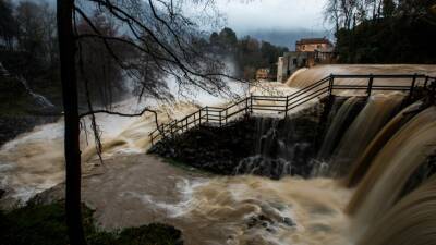 Ливни на севере Испании привели к наводнениям - mir24.tv - Испания