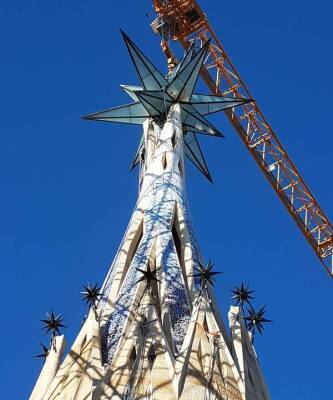 На соборе Sagrada Família в Барселоне зажгли новую звезду - skuke.net - Испания