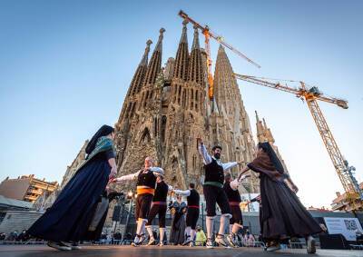 В Барселоне открыли самую высокую башню собора Sagrada Família - vinegret.cz - Чехия