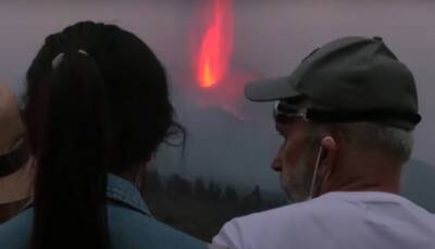 Извержение вулкана привлекает тысячи туристов на остров Ла-Пальма - ukrinform.ru - Испания - Ла