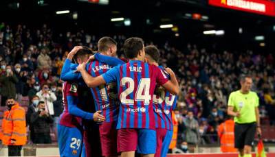Нико Гонсалес - Барселона вырвала победу над Эльче в матче с пятью голами - sportarena.com - Испания