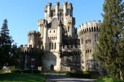 Российский миллионер купил известный замок на севере Испании - aif.ru - Испания