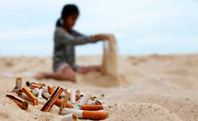 Педро Санчес - В Испании запретили курить на пляжах, штраф – 2000 евро - bin.ua - Украина - Испания