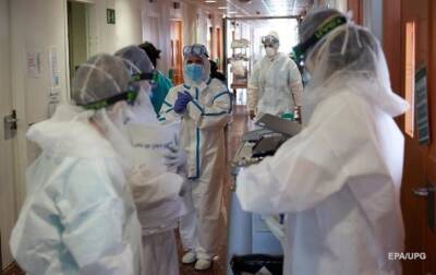 В Испании COVID заболели почти 70 медиков после праздничного обеда - korrespondent.net - Украина - Испания - Малага