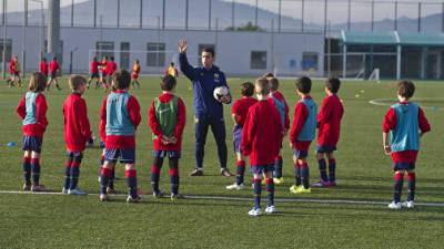 Открыта запись на вступительные экзамены в футбольную школу Барселоны - studybarcelona.su