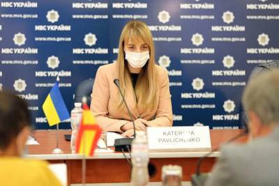 Украина и Испания расширяют сотрудничество по противодействию домашнему насилию - lenta.ua - Украина - Испания