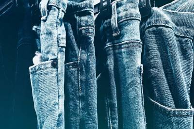 В Барселоне собирают старые джинсы, чтобы подарить им новую жизнь - espanarusa.com