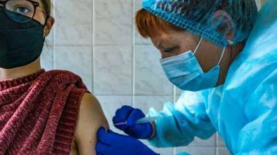 В Испании людям до 60, которые не завершили вакцинацию AstraZeneca, позволят получить Pfizer - novostiua.news - Украина - Испания