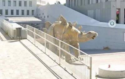 В Барселоне тело пропавшего мужчины нашли в статуе динозавра - korrespondent.net - Украина - Испания