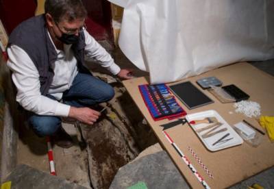 Археологов озадачил древний саркофаг девочки, найденный в дворце в Испании (фото) - facenews.ua - Украина - Испания