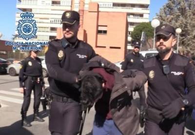 В Испании мужчина четвертовал мать и ел ее две недели - facenews.ua - Украина - Испания - Мадрид