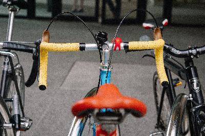 Испанцев хотят пересадить на велосипеды - abcspain.ru