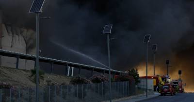 Вызвали военную авиацию: в Испании второй день тушат масштабный пожар на складе хамона - focus.ua - Украина - Испания - Отур