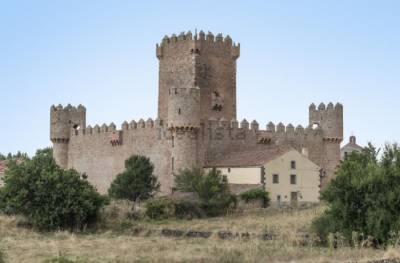 В Испании продают средневековый замок за 2 млн евро - noticia.ru - Испания