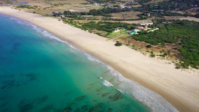 Журнал Traveler определил лучший пляж в Испании - noticia.ru - Испания
