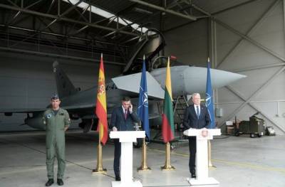 Гитанас Науседа - Пресс-конференцию премьера Испании в Литве прервало сообщение о российском самолёте - eadaily.com - Испания - Литва