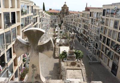 В 2020 году кладбища Барселоны получили рекордную прибыль - catalunya.ru - Испания