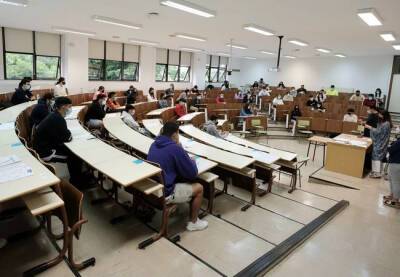 С 2023 года в университетах Испании больше не будет трехлетнего обучения - catalunya.ru - Испания