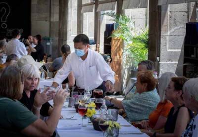 Каталония разрешает до 10 посетителей за столиком в ресторанах - catalunya.ru - Испания