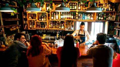 Бар в Кантабрии берет 1,50 евро с клиентов, которые ничего не пьют: «Они занимают место» - allspain.info - Испания