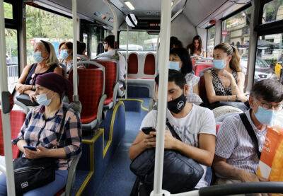 В Испании носить маски в общественном транспорте придется до марта следующего года - catalunya.ru - Испания