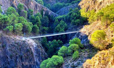 Третий по длине подвесной мост в Испании: 54 метра пути над ущельем - allspain.info - Испания - Малага