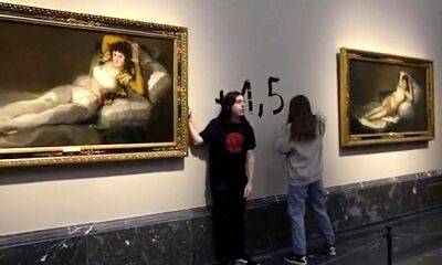 Двое активистов приклеились к рамам картин Гойи в музее Прадо - allspain.info - Испания - Мадрид