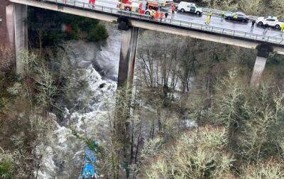 В Испании автобус упал в реку, погибли люди - korrespondent.net - Украина - Испания