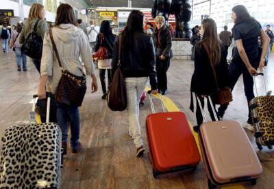 Испания откроет границы для подростков из России - catalunya.ru - Россия - Испания