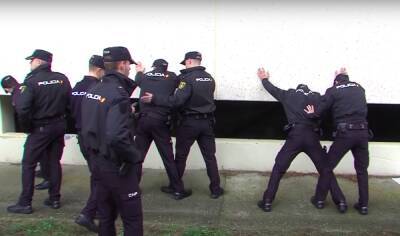 В испанской полиции отменили обязательные требования к росту сотрудников - noticia.ru - Испания