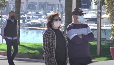 Власти Испании собираются отменить маски на улице - noticia.ru - Испания