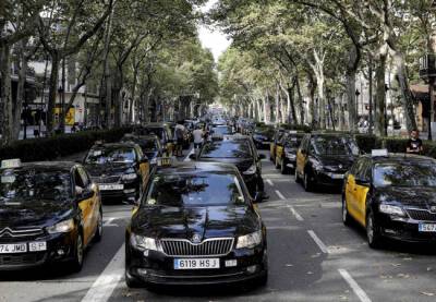 В Барселоне бастуют таксисты - catalunya.ru - Испания - Каталония