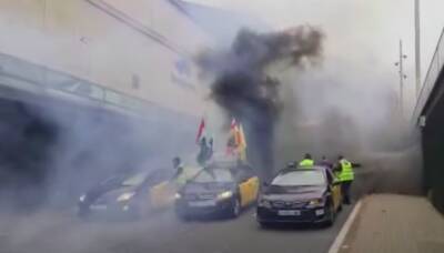В Барселоне прошла акция протеста водителей такси - noticia.ru - Испания