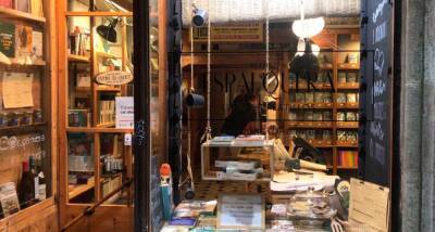 Espai Quera: старейший книжный магазин Барселоны скрывается в ресторане - espanarusa.com - Испания