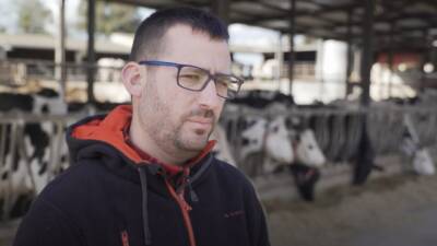 Испанский фермер рассказал, что производство молока на ряде ферм в стране стало убыточным - russian.rt.com - Украина - Россия - Испания
