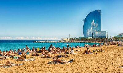 Барселона открыла купальный сезон с запретом курения на пляжах - allspain.info - Испания