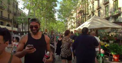 Улица Рамбла в Барселоне — место, где карманники грабят туристов чаще всего в мире - noticia.ru - Франция - Рим