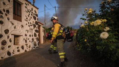 На испанском острове Тенерифе природный пожар охватил 2700 га - russian.rt.com - Испания