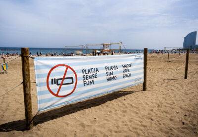На всех пляжах Барселоны запретили курение - catalunya.ru - Испания