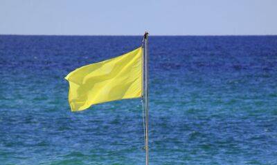 Что означают желтые флаги на пляжах Испании? - espanarusa.com - Испания