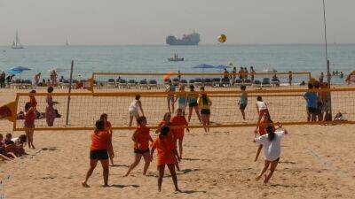 На пляжах Барселоны заниматься спортом можно будет только в специальных зонах - espanarusa.com - Испания