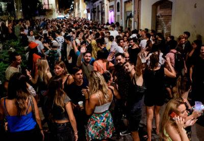 70% туристов выбирают Испанию из-за вечеринок - catalunya.ru - Италия - Испания - Франция - Англия - Голландия - Германия
