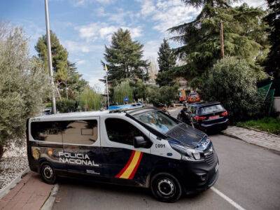 Полиция Испании задержала подозреваемого в отправке конвертов со взрывчаткой в посольства Украины и США - unn.com.ua - Украина - Испания - Сша - Мадрид - Киев