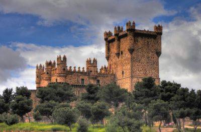 Сказочный замок недалеко от Мадрида - espanarusa.com - Испания - Мадрид