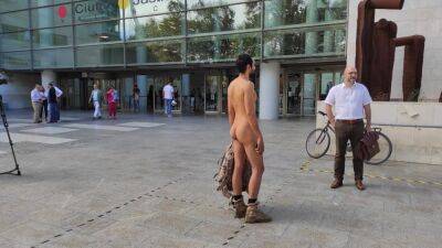 Испания. Верховный суд поддержал право мужчин ходить голыми по улицам - spainru.com - Испания