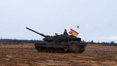 Маргарита Роблес - Испания отправит в Украину первые 6 танков Leopard после Пасхи – СМИ - unn.com.ua - Украина - Испания - Киев - Польша - Santa